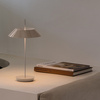 Vibia Mayfair Mini lampa stołowa LED z akumulatorem średnica 20cm wys. 38 cm bezowy