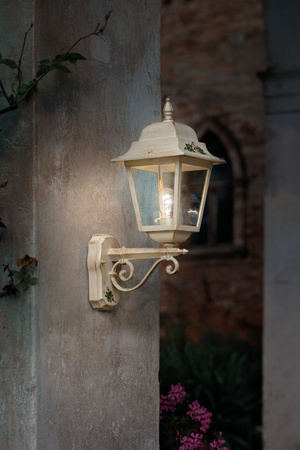 APPLIQUE  / WALL LAMP  GORIZIA Ferroluce A103