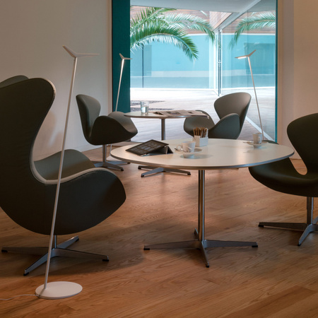 Vibia Skan Lampa Stojąca Lampa do Czytania LED ze Ściemniaczem, szer. 28cm, wys. 123.5cm, GL 30 cm, Biały