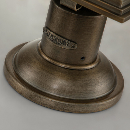 Duża latarnia cokołowa Grant - 1 źródło światła Grant Quintiesse Hinkley QN-GRANT3-L-BU