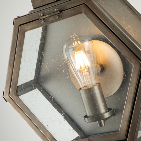 Średnia latarnia naścienna Heath - 1 źródło światła - Oksydowany brąz Heath Quintiesse Quoizel QN-HEATH-M-BU