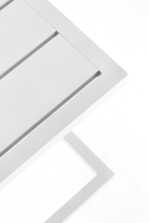 BIZZOTTO stolik ogrodowy TAYLOR 40 biały