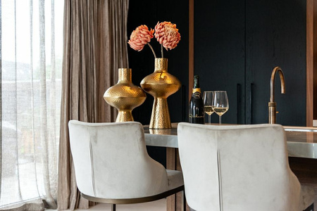 RICHMOND krzesło barowe BOLTON 76 khaki - welur, złota podstawa