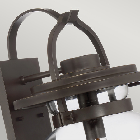 Duża latarnia naścienna Lasalle - 1 źródło światła Lasalle Quintiesse Quoizel QN-LASALLE-L-WT