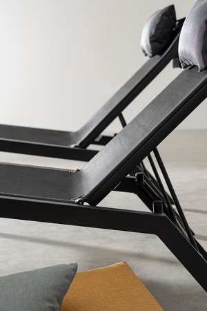 BIZZOTTO leżak ogrodowy KRION czarny