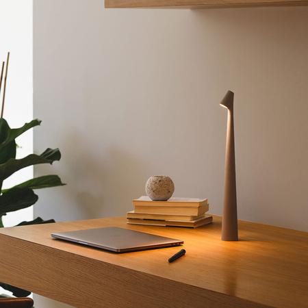 Vibia Africa lampa stołowa LED z akumulatorem 5 h 45 cm dark beige